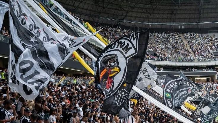 Galo parabeniza torcida e pede paz nos estádios; veja