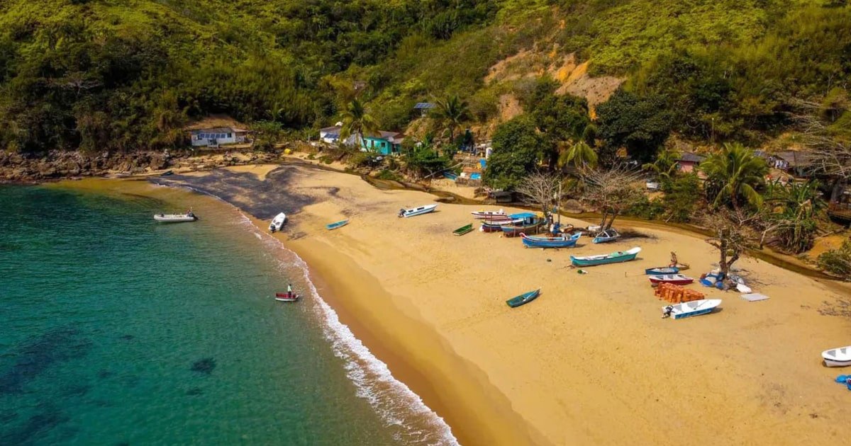 Turista de Guarulhos morre e dois estão desaparecidos após barco de pesca virar em Ilhabela