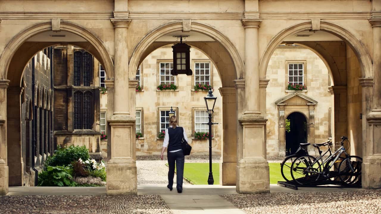 Universidade de Cambridge abre inscrições em programas de bolsas